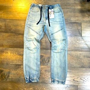 Levi’s size 30 slim fit freedom move denim jeans Denizen
New with tags